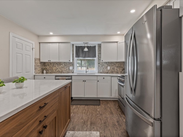 05-2 North Court St E Int-4706