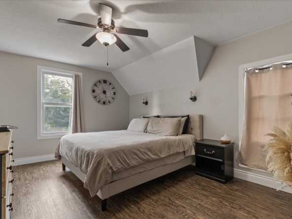 19-2 North Court St E Int-4790