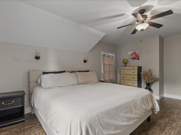 20-2 North Court St E Int-4793