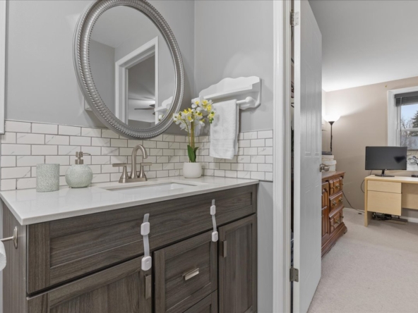 28-98 Grandridge Int-0183