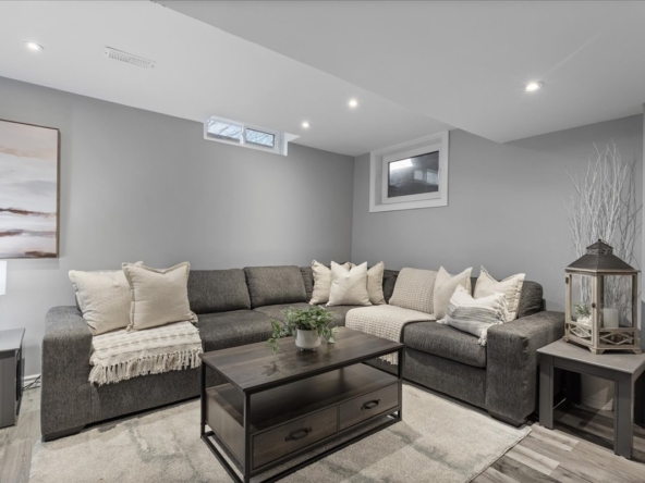 32-98 Grandridge Int-0141